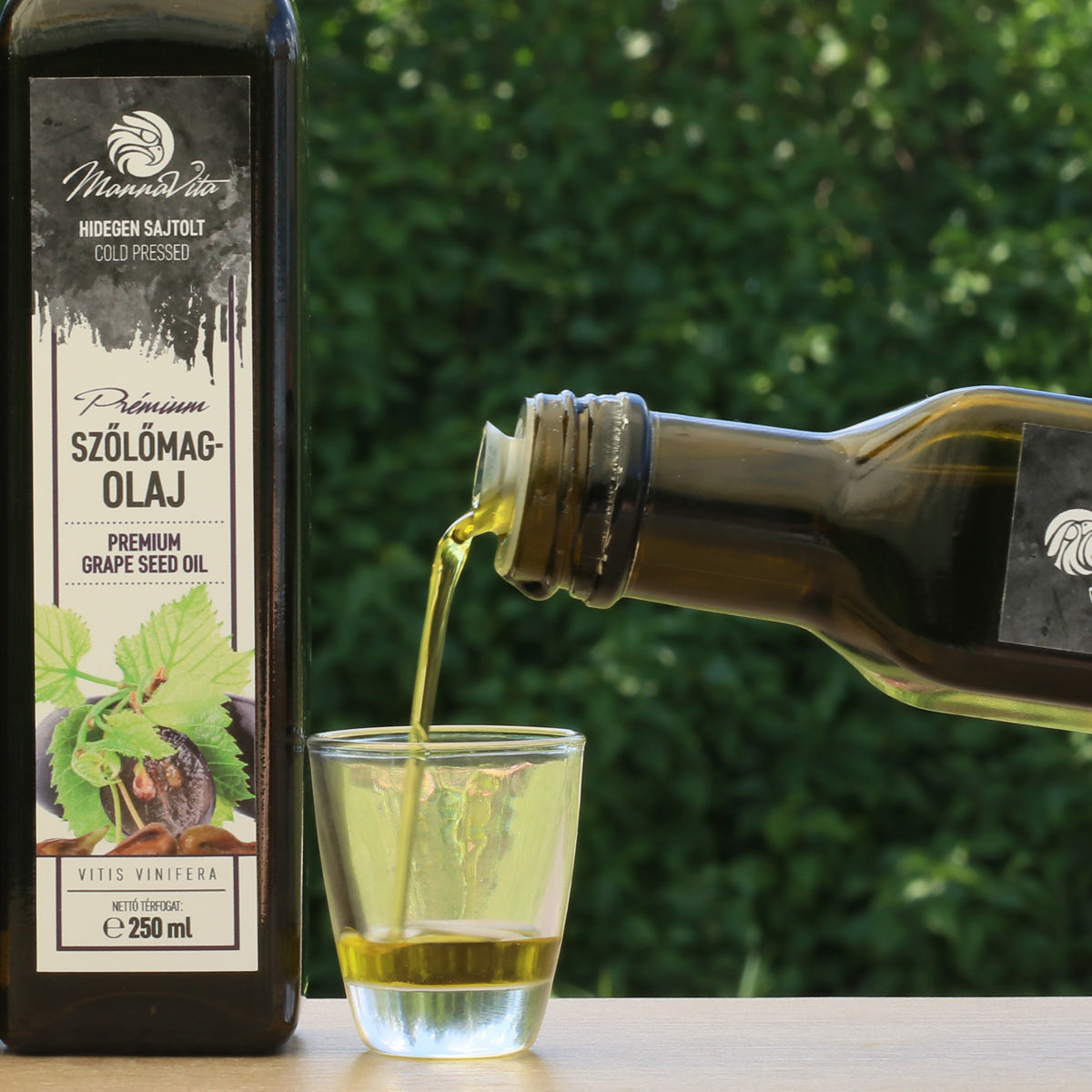 Mannavita maďarský za studena lisovaný olej z hroznových jadier • 250 ml