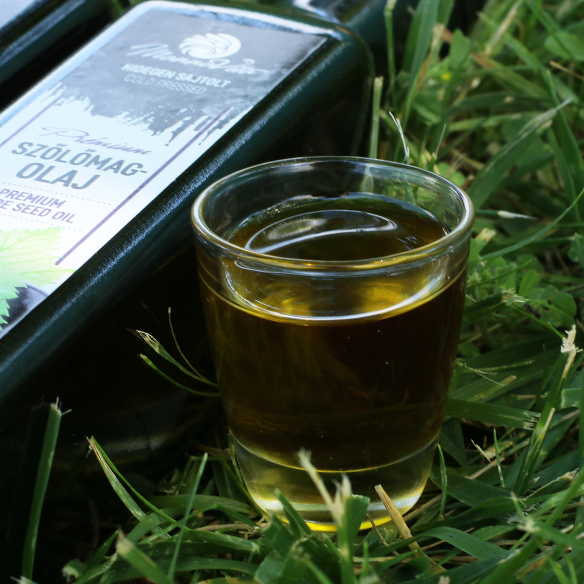 Mannavita maďarský za studena lisovaný olej z hroznových jadier • 250 ml